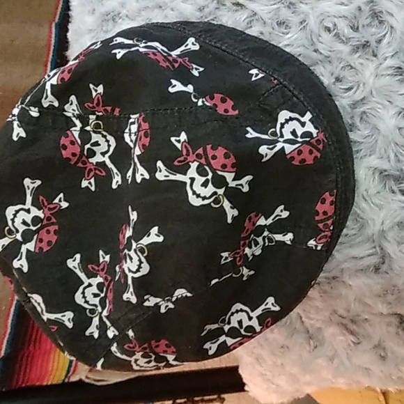PIRATEHEADS CAP - Picture 1 of 3